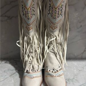 Source Unknown Cream Fringe Heeled Boots